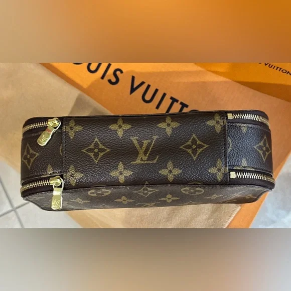 Vintage Louis Vuitton Monogram Toiletry / Make up Bag - Rare - Picture 8 of 16